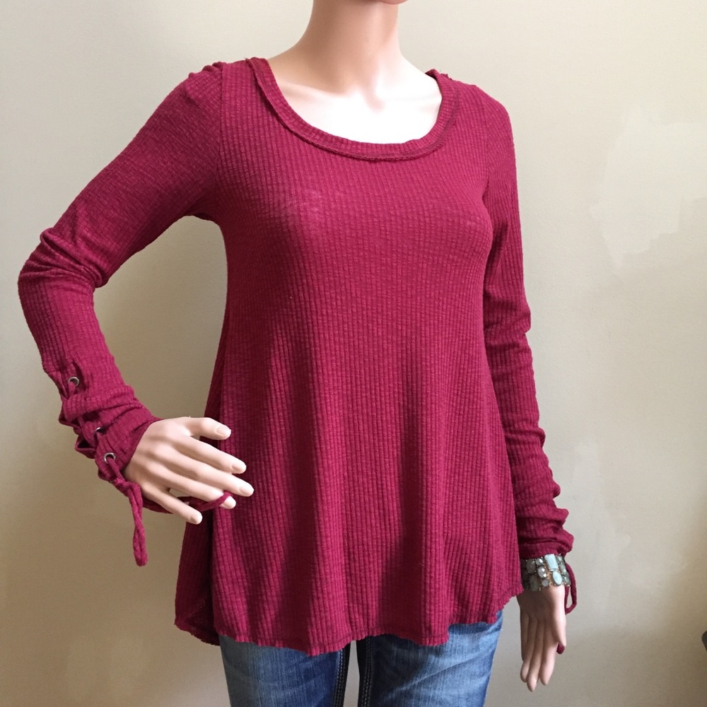 Sage Hi-Low Long Sleeved Top With Lace Up Sleeves - Picture 3 of 6